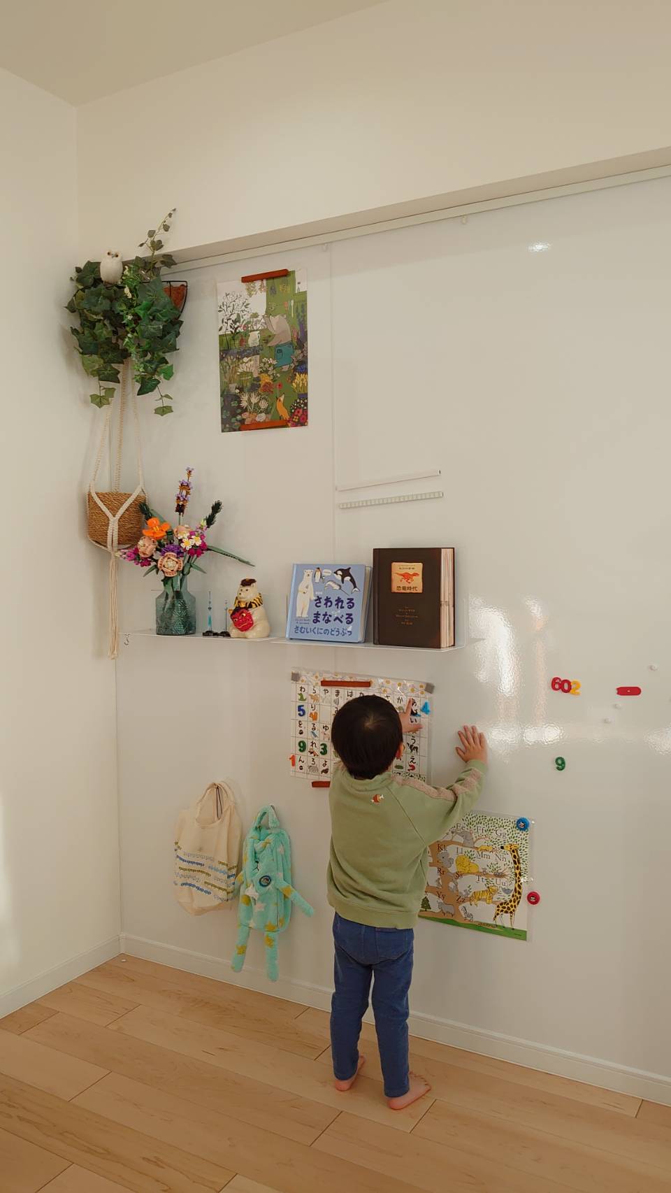 タカラスタンダード「エマウォール」とは？マグネットが使えるホーローパネルの魅力と活用アイデア